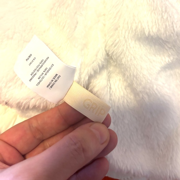 Grip & Co (sold by Simons) oversized white wavy topstitching quilted coat NWT - Picture 9 of 13